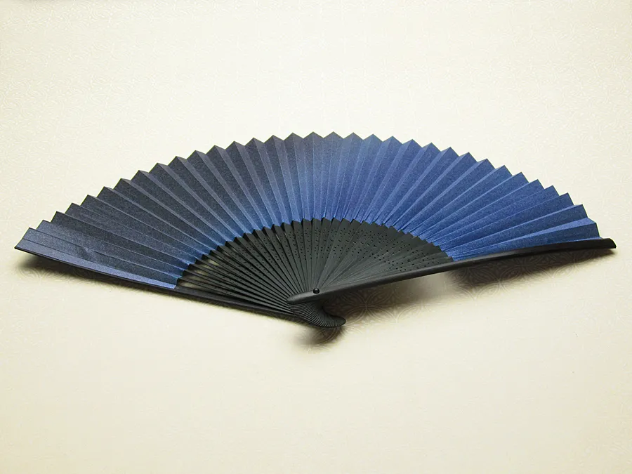 下から