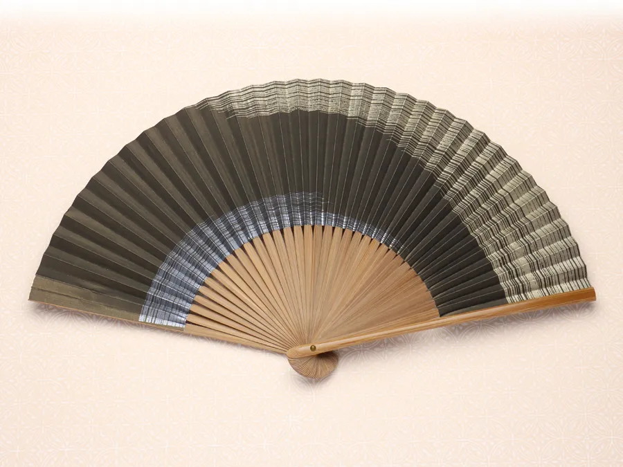 開く